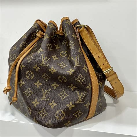 borse louis vuitton scontate originali|Louis Vuitton borse secchiello.